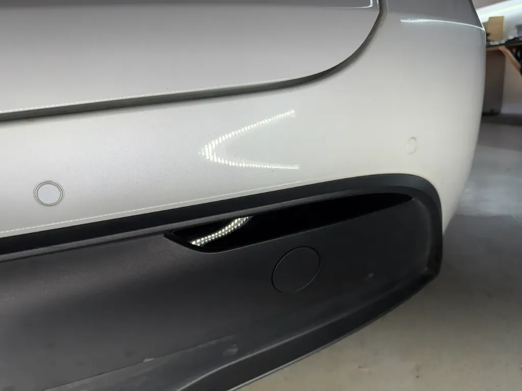 [TESLA-3-RR] Tesla Model Y Rear Reflector Laser Mount (set)