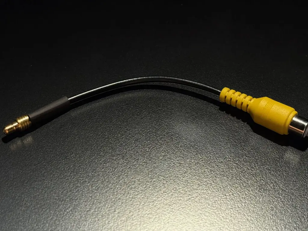 Reverse Fakra to RCA Adapter